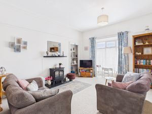 Living area- click for photo gallery